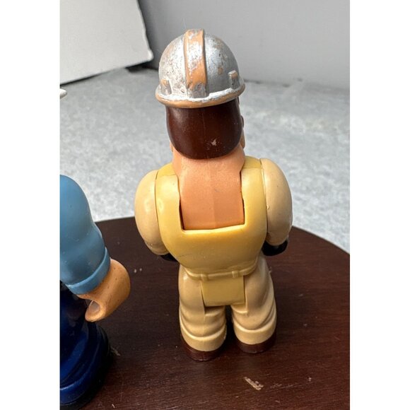 Fisher Price Husky Helpers Set 3 Figures - Construction Worker Paramedic & Injur - Picture 10 of 16